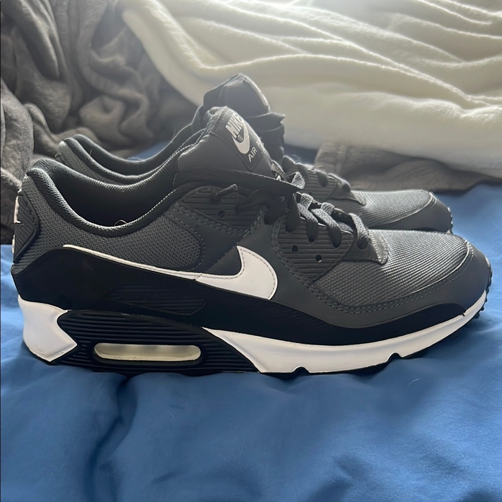 New Nike Air Max Men's Shoes - Black and White